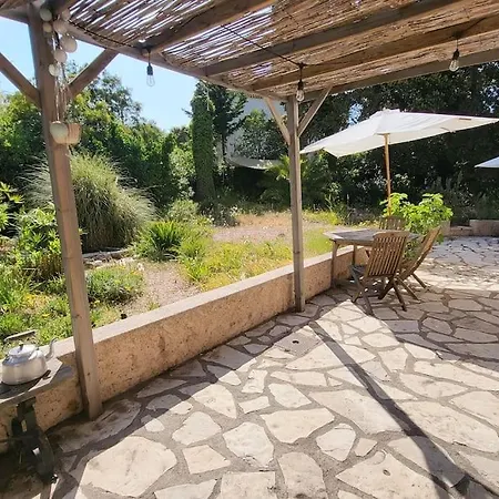 Santa Rita Etage Entier Avec Jardin דירה